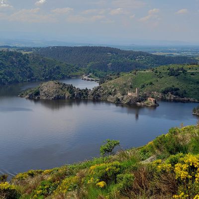 Magnifique balade printanière dans les Gorges de la Loire! 