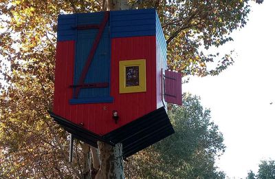 La cabane renversée - La Villette, Paris