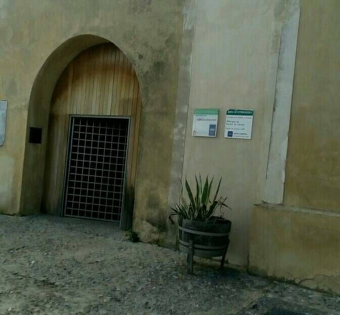 Fuente de Cantos - l'albergue. 