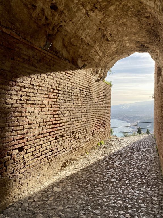IT22 SEC Guided tour of Taormina