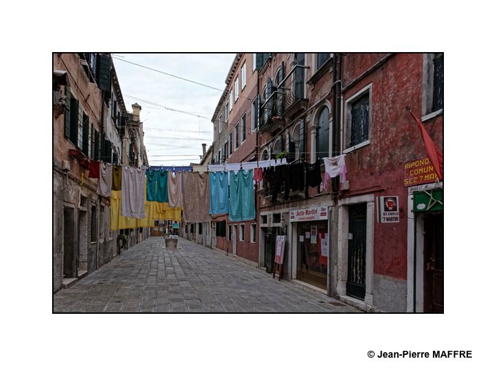 Flâner dans Venise, une occasion de sortir des sentiers battus et de photographier des aspects insolites de cette ville.