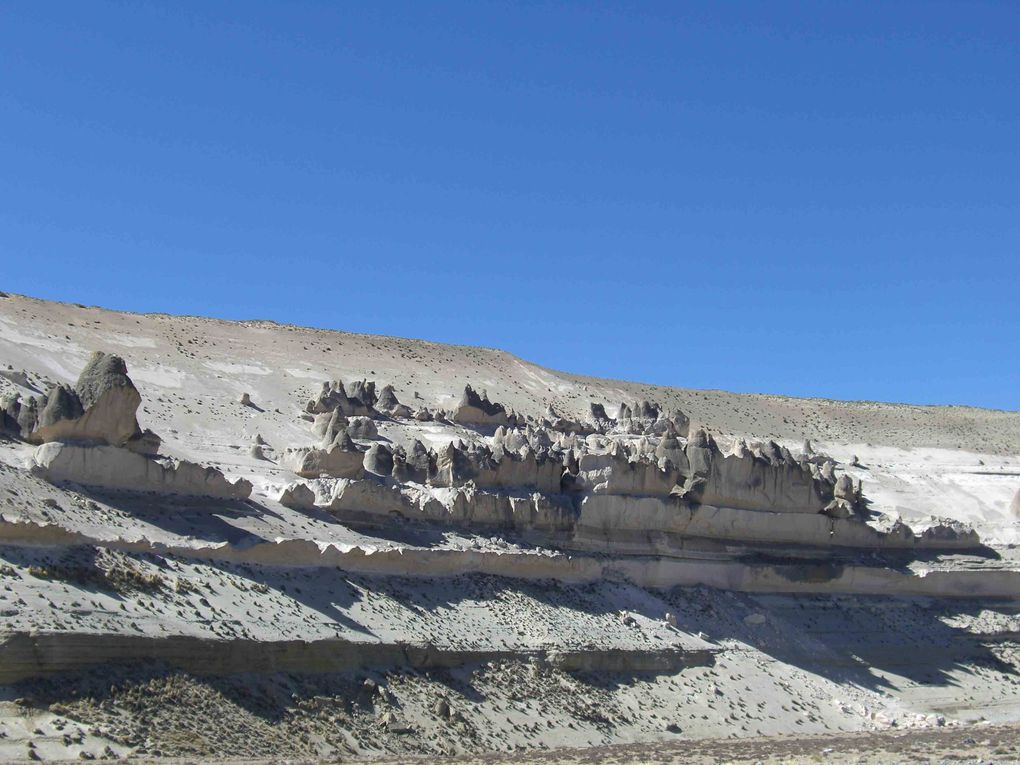 Une vallée repère des condors proche de la ville blanche, Arequipa.