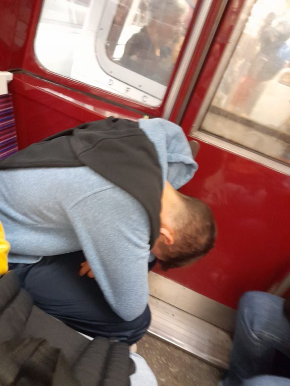 Le stade de France, suivit d'un match en plein air, l'opéra Garnier restaurants, le Louvre, le musée Grévin, la cité des sciences, le jardin des Tuileries etc., le tout en métro Paris n'aura plus ou peu de secrets pour nos ados😉