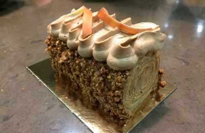 Bûche de Noël Praliné