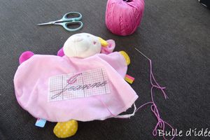 Broderie sur un doudou pour une cliente..