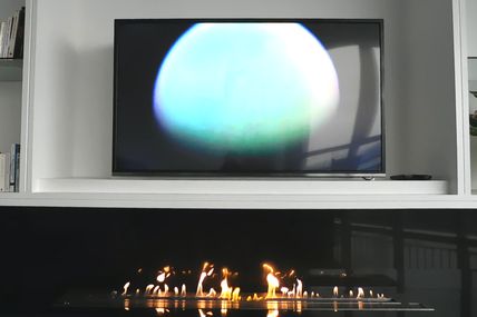 Télévision et Cheminée Ethanol