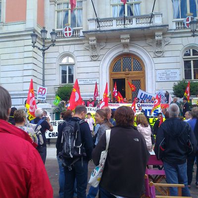 Retraites 2013 invasion de l'Hôtel de ville de la Députée Maire Bernadette Laclais