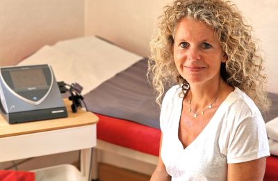 Heilpraktikerin Jacqueline Gottier feiert das zehnjährige Bestehen ihrer Praxis im Veitshöchheimer Altort - Durch die Kairos-Methode kann sie nun noch viel effektiver und schneller therapieren