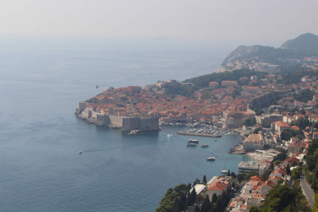 Au programme de cee dimanche, visite de Dubrovnik, départ en bus, et premier contact avec les fameux remparts