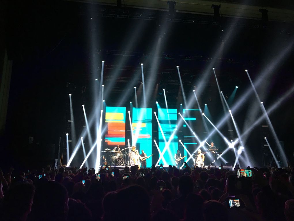 ~ Photos du concert d'Adam Lambert ~
