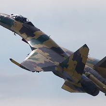 Le chasseur moderne russe, Su-35 est capable de s’arrêter en plein vol.