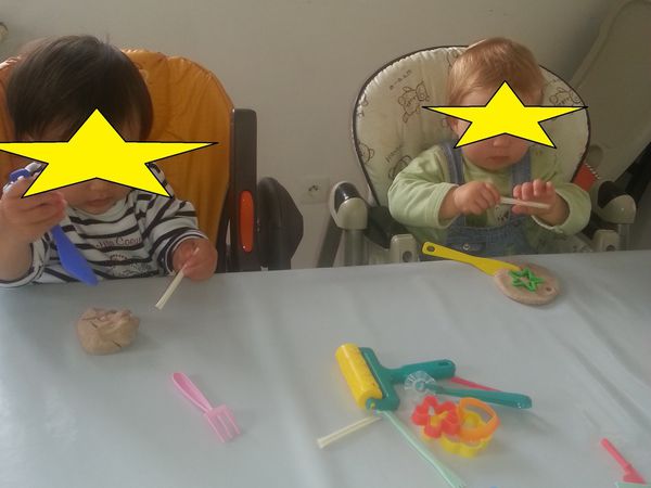 Les enfants ont Adoré!!! J'ai meme du interrompre l'atelier(car l'heure du repas approchait)alors que d'abitude ils se lassent vite...