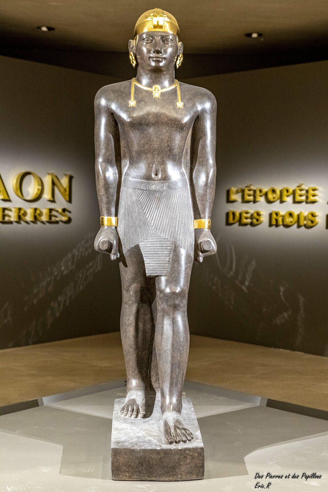 Le Louvre : Pharaon des deux terres.