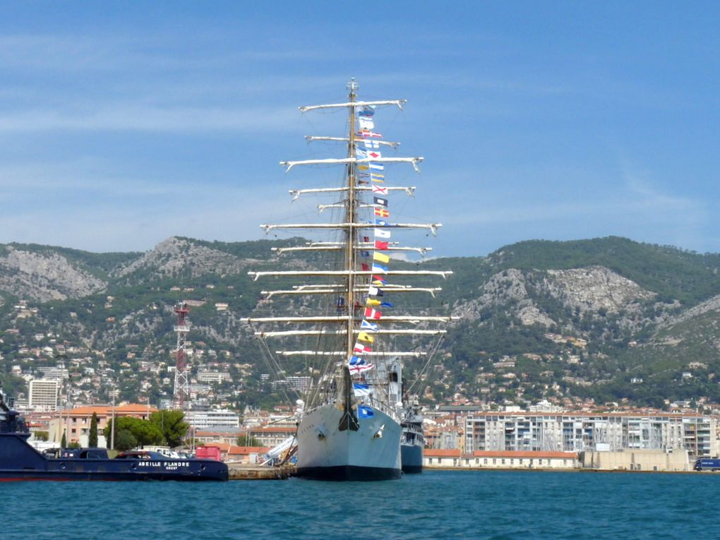 ARA LIBERTAD , voilier école de la marine d'Argentine , à quai à Toulon le 19 août 2016