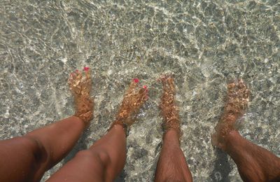 Les pieds dans l'eau