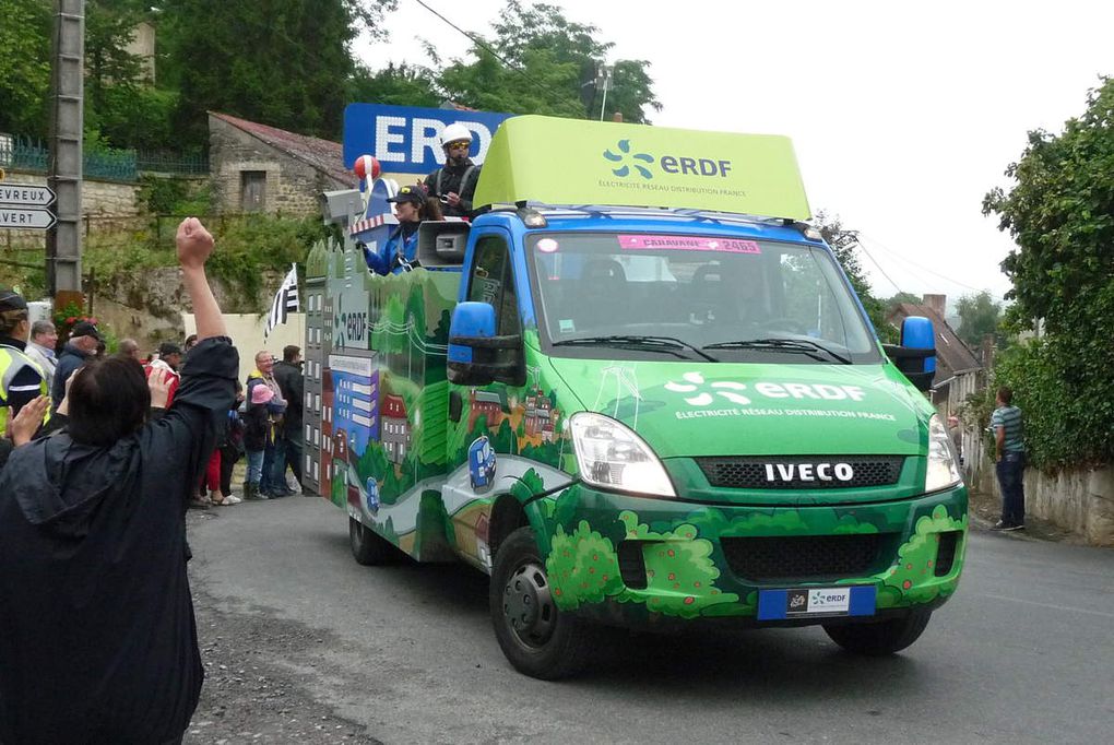 C’est fait, le Tour de France est passé par Roucy. (2ème partie. La caravane publicitaire)