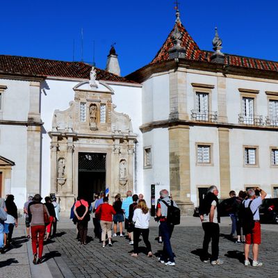 Université de Coimbra, La Porta Férrea