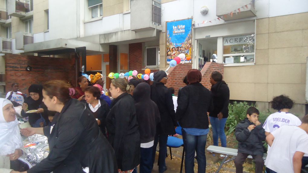 Le vendredi 27 mai 2011 a lieu la fête des voisins dans le quartier nord de Bondy organisée par l'ACEFEPI en partenariat avec le groupe I 3F.