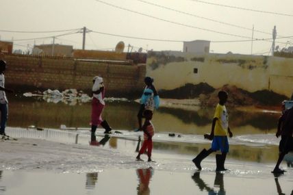 La pluie s'abat sur Nouakchott et ses ordures