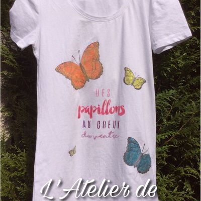  Peinture tissu sur  T-shirt au pochoir et aux tampon avec la peinture Nuvo mousse 