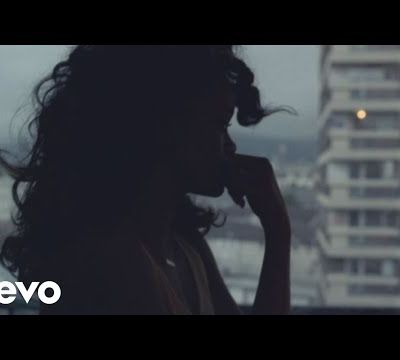 Ni "Diamonds" ni "Umbrella" : ce tube de Rihanna dépasse les 2 milliards d'écoutes, une première !
