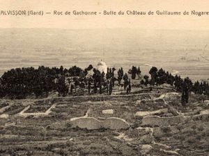 Les châteaux de Calvisson (ruine) et de Vauvert