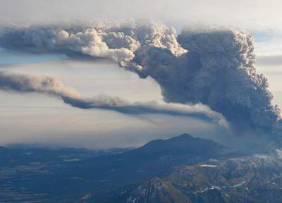 Japon : Le volcan Shinmoedakede est entré en éruption 