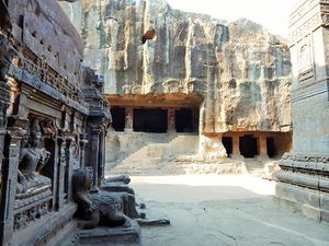 Temple de Kailasa (Grotte n°16 - Ellora)