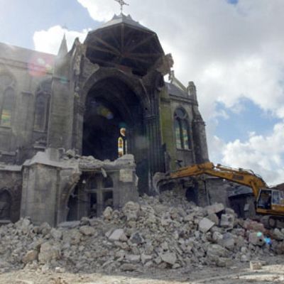 Destruction d'églises, destruction de l'Eglise ?