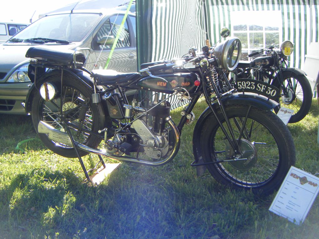 Les coupes moto légende ont eu lieu le week-end du 30 et 31 Mai 2009.
Voiçi 2 albums photo concernant un panache de motos de 1900 à 1990.QUE DU BONHEUR!
Félicitations à toute l'équipe de MOTO LEGENDE.Cliquez sur les 2 albums photos.VINCENTEAM