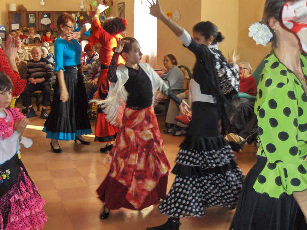 une demonstration de danses sevillanes qui a donné de la joie aux résidants de l'EHPAD Saint Joseph de Port Sainte Foy