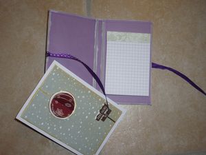 papiers: bobunny, bazzil mauve. Perforatrice ronde 2.5cm artemio. Ruban rayher. 