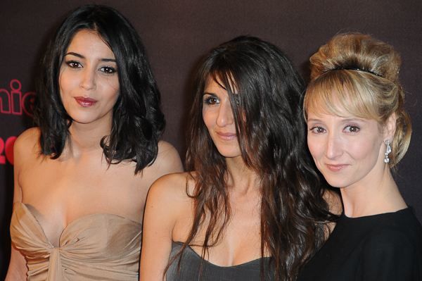 Dans l'orde : la robe pour Cannes; la robe des oscars; son mari, Tahar Rahim; avec Géraldine Nakache, Audrey Lamy, aux oscars; enfin, dans l'afiche d'un de ses films avec Guillaume Canet