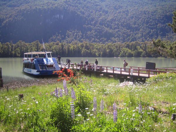 Apres la traversée de la pampa Argentine en bus, on arrive enfin en Patagonie!!!..bariloche en Argentine, puis on rejoint le Chili, puerto montt, au bord du pacifique, par la region des lacs...