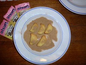 Les rouler dans le sucre vanillé dès la sortie du four. 