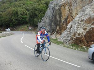 1- Sylvain dans le final. 2- Talonné par Lucho... 3- Patrick et J-Pascal suivi un peu plus loin par Pascal, ferment la marche.