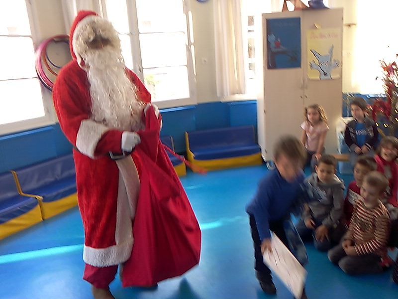 Santa is coming to school!