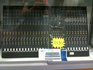 Table mixage Allen & Heath GL2200-24 1490€