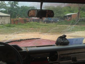 Notons tout de même la touche de modernité dans la jeep : l'autoradio avec clé USB