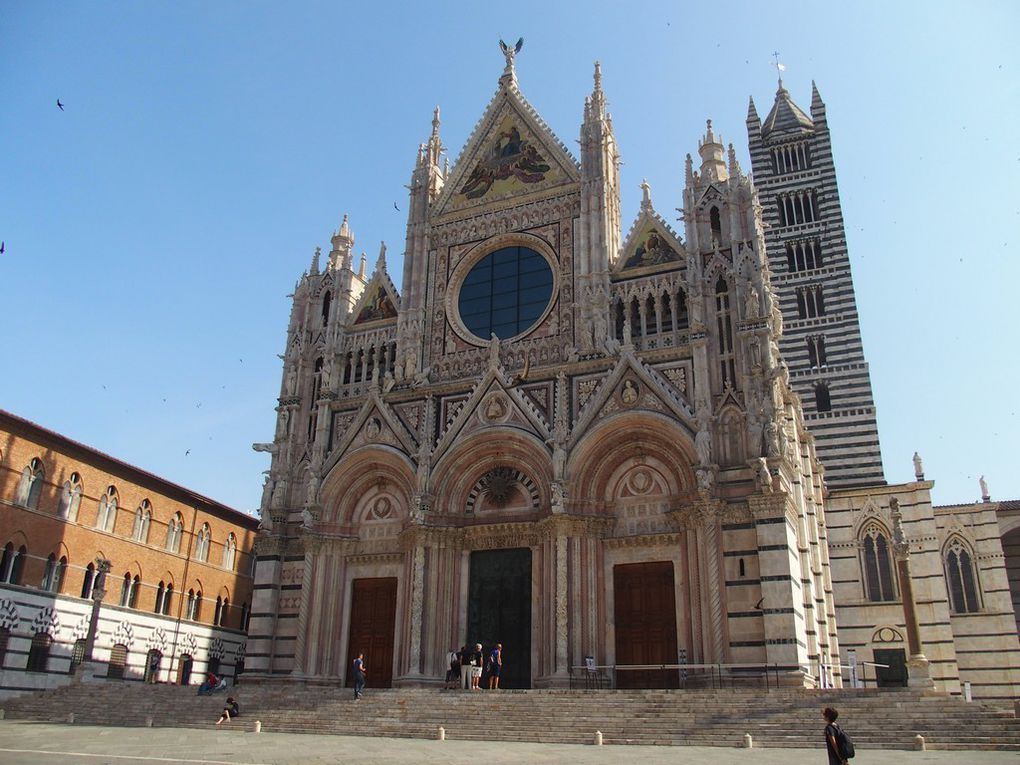 la cathédrale extérieure...