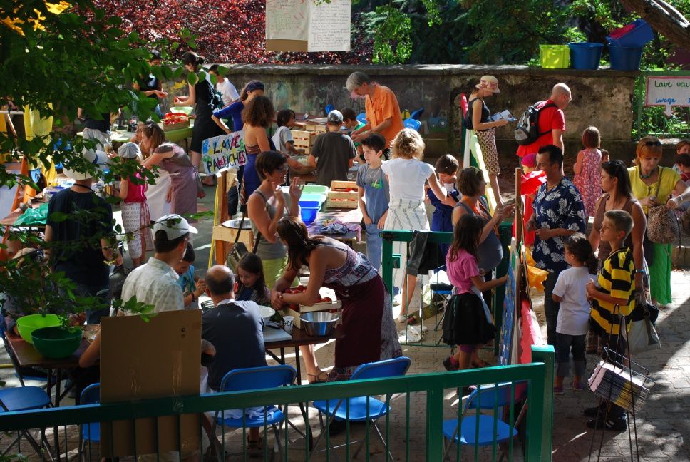 Notre premier atelier de cuisine participative !!! On s'est lancé, et 350 repas servis! Bravo à toutes et à tous.