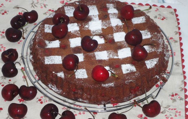 Gâteau moelleux au chocolat et cerises