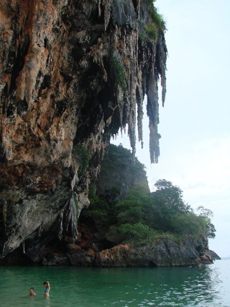 Plage de Railey, près de Krabi, cadre très agréable, en bonus photos d'une expo sur l'art Thai à Bangkok.