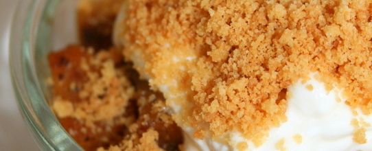 DESSERT POMMES TENTATION COMME UN CRUMBLE CREMEUX