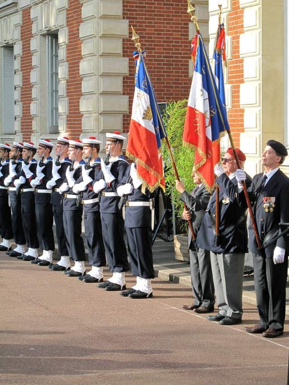 Hommage à Bob Maloubier.