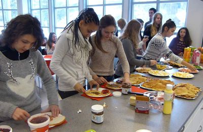 At school: eating is great !