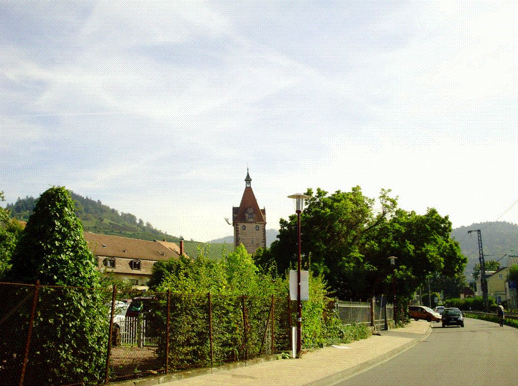 DIAPORAMA 6 PHOTOS - GENGENBACH VILLAGE TYPIQUE QUE LE UNSERSBANDE S'EST SOUVENT ARRETÉ - MAIS PAS CETTE FOIS