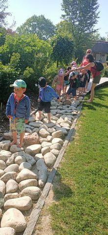 Sortie scolaire des maternelles aux jardins de Brocéliande (suite)