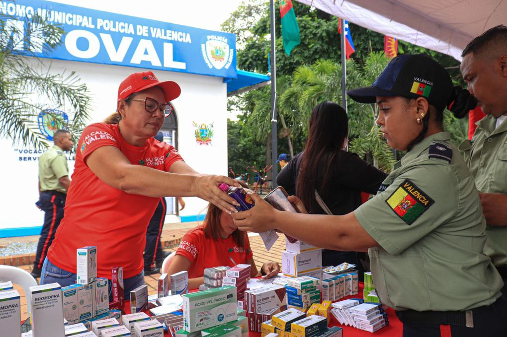 Alcalde Fuenmayor inauguró consultorio odontológico y entregó uniformes a la Policía Municipal de Valencia