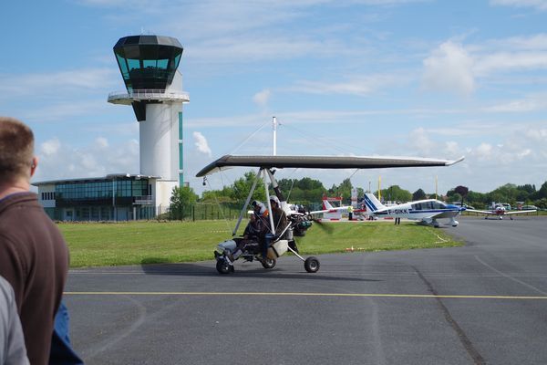 Grace au beau temps, les voisins d'ULM/Para76 et Abeille parachutisme ont effectué de nombreuses rotations.